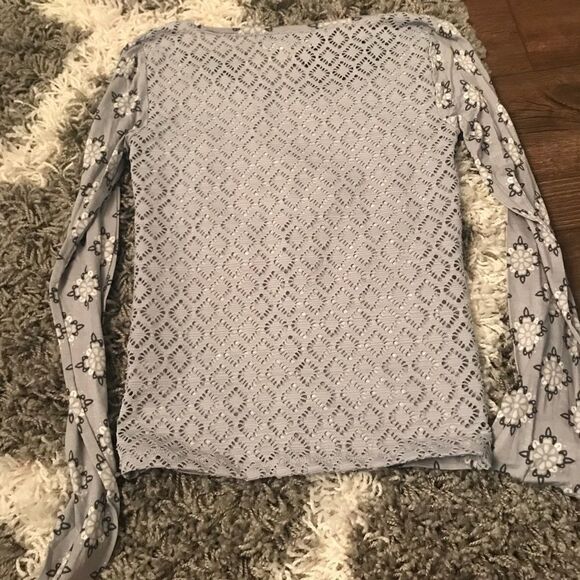 — Aeropostale — Grey & White Winter Top  - Picture 3 of 3